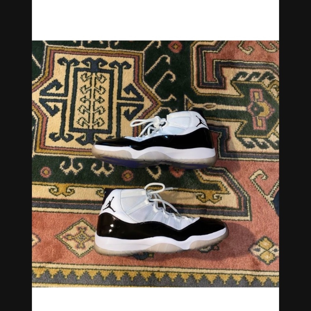Jordan 11 Columbia